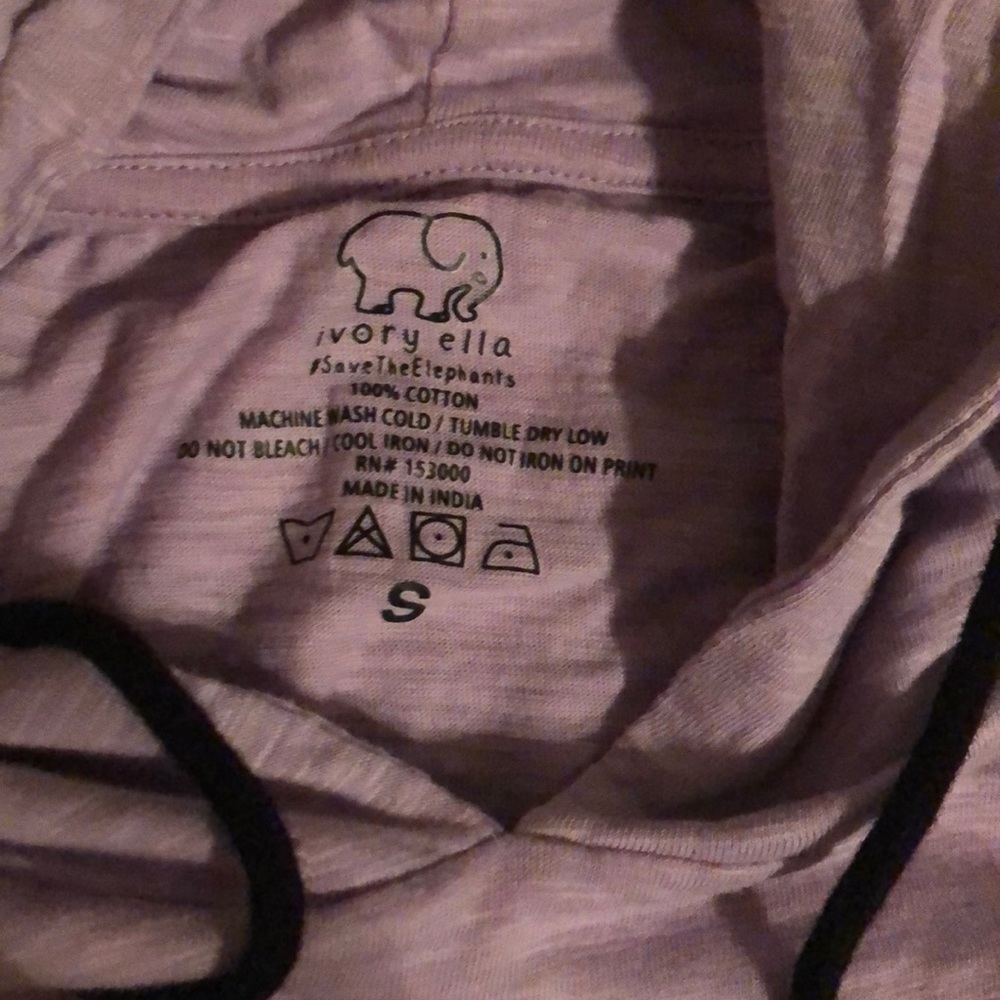 🐘Ivory Ella hooded long sleeve tee🐘 - Picture 4 of 4